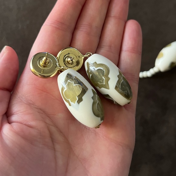 CHICOS beaded necklace and matching earrings - Picture 3 of 9